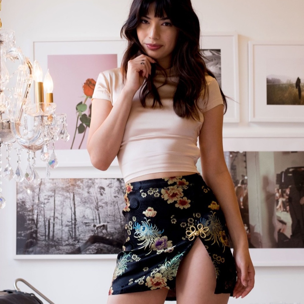 Are You Am I Jia Skirt in Black